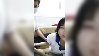 嫩妹主播查看小哥哥的棒棒 3P