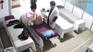 家庭攝像頭 夫妻隱私生活漂亮豪乳嬌妻睡得迷迷糊糊就給操了-1