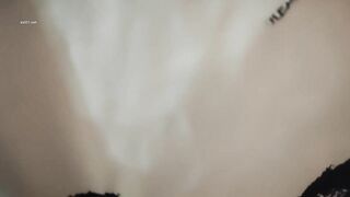 你真能幹 精神小哥看到漂亮女孩操的很起勁 女孩很體貼邊操邊幫忙擦汗