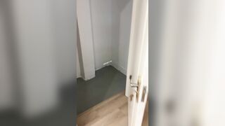 樓下忽傳呻吟聲 一看方知騷姐姐在自慰 果斷出擊爆操她