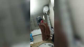 肌肉男友操爽紋身色女友，女友被幹到高潮全身顫抖，紅潮滿身。2