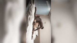 黑人留學生探花 騷女主動口交黑人雞巴 舌吻奶頭摩擦 上位抽插奶子亂晃