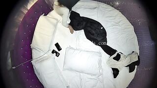 酒店偷拍 學妹提前一週返校把處女膜也弄丟了 女友被體育生破處血染床單