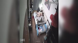 家庭偷拍小夫妻的性福生活 已生2孩的嬌妻身材依然炸裂 性交頻繁各種體位 孩子醒了抱著孩子也要做愛 -4