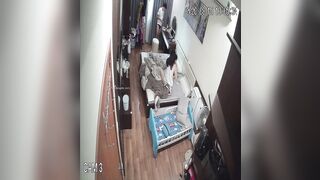 家庭偷拍小夫妻的性福生活 已生2孩的嬌妻身材依然炸裂 性交頻繁各種體位 孩子醒了抱著孩子也要做愛 -6