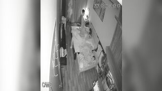 家庭偷拍小夫妻的性福生活 已生2孩的嬌妻身材依然炸裂 性交頻繁各種體位 孩子醒了抱著孩子也要做愛 -1