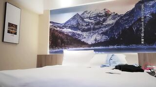 【小寶尋花】長相清純甜美花臂紋身嫩妹，舌吻調情扣逼上位騎坐後入猛操，被操的呻吟大聲非常誘人