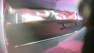 【廁拍】夜場酒吧 年輕小姐姐-06