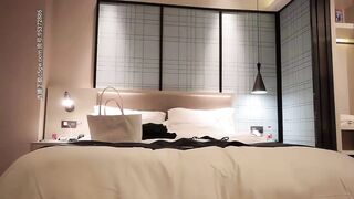 【小寶尋花】極品黑裙高顏值甜美長腿妹，舌吻足交69互舔上位騎坐抽插，搞得舒服再到沙發側入插嘴