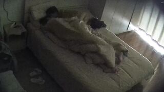 酒店偷拍 淫蕩女友欲求不滿 每天都要求和男友愛愛 高潮噴水濕床單1