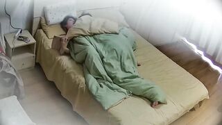 酒店偷拍 淫蕩女友欲求不滿 每天都要求和男友愛愛 高潮噴水濕床單2