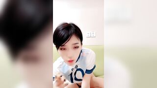 這奶子夠玩一年，短髮足球寶貝誘惑，極品大奶尤物展示騷穴2