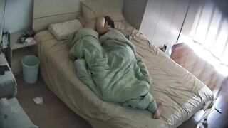 酒店偷拍 淫蕩女友欲求不滿 每天都要求和男友愛愛 高潮噴水濕床單8